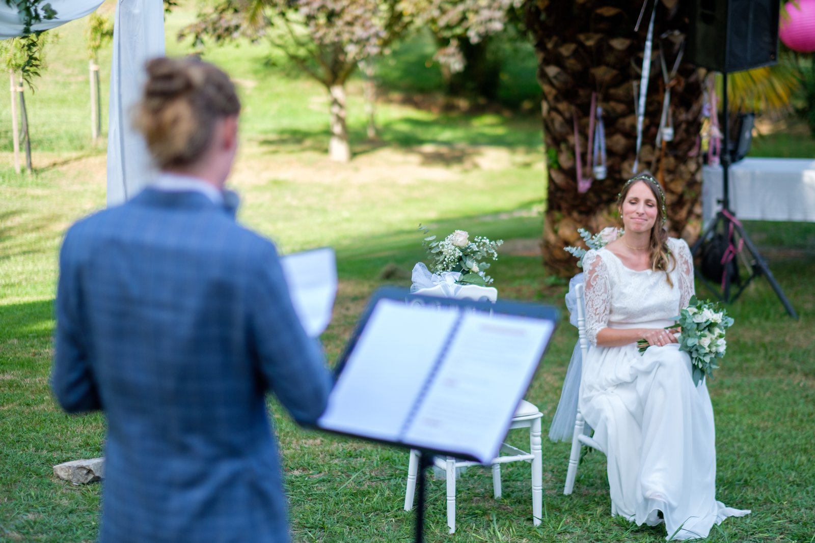 Reportages de mariage Pays Basque & Landes Amanda face à Rémi pendant la cérémonie
