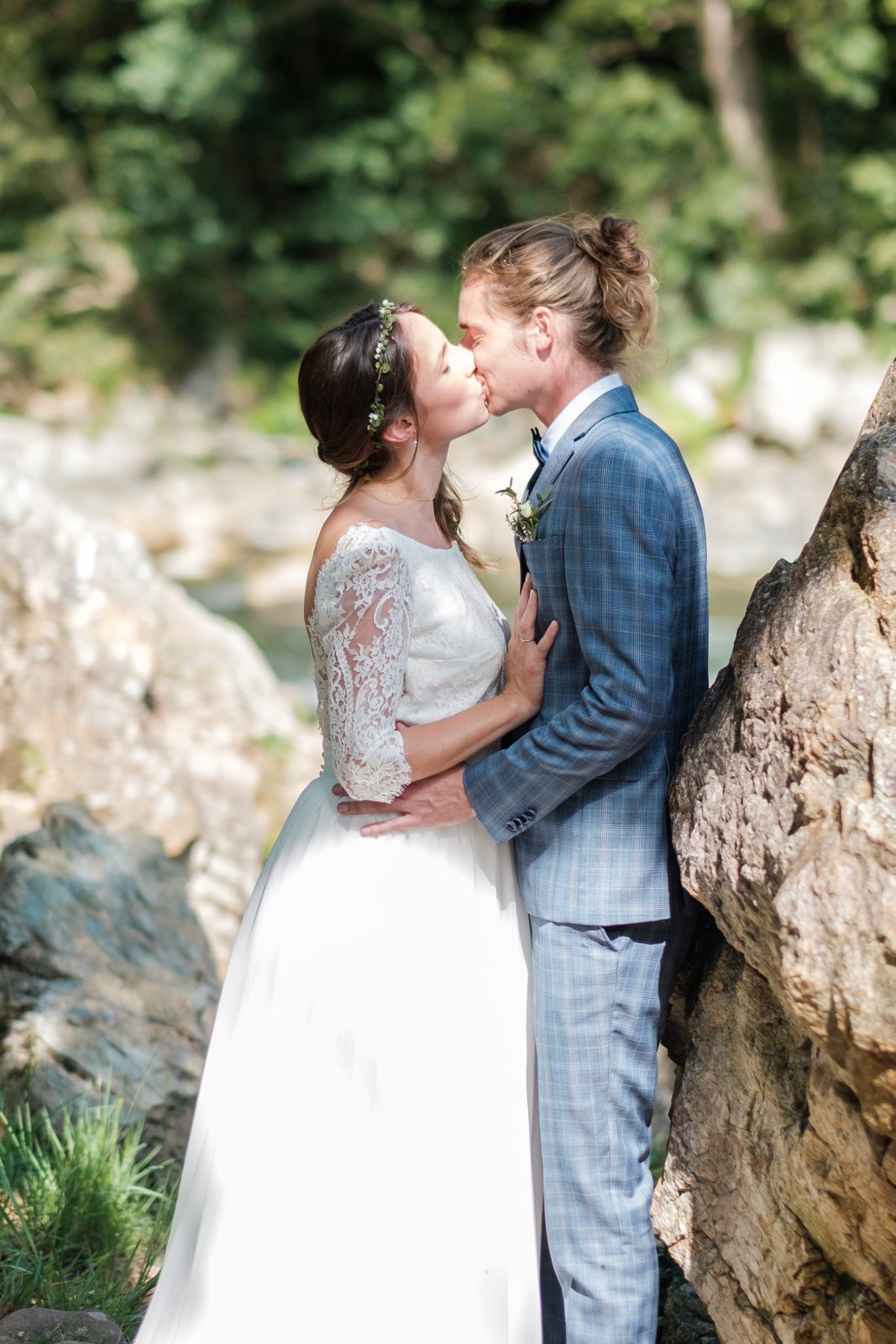 Reportages de mariage Pays Basque & Landes Amanda et Rémi pendant leurs portraits de couple